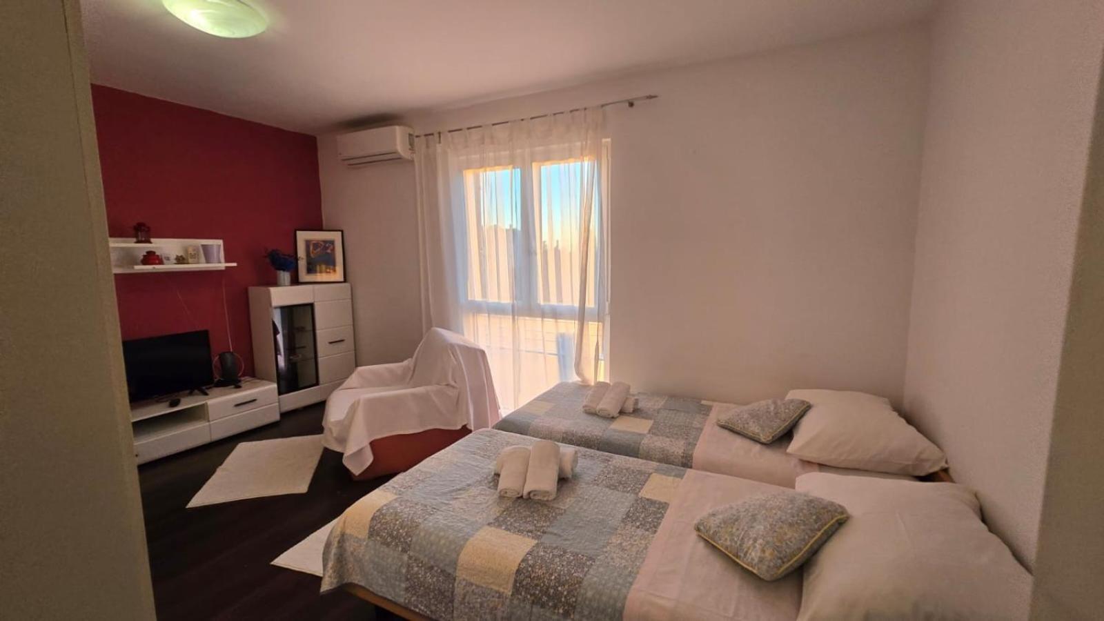 Studio Apartment Ljubica For 2 Persons 150M From The Beach Poreč Exteriör bild